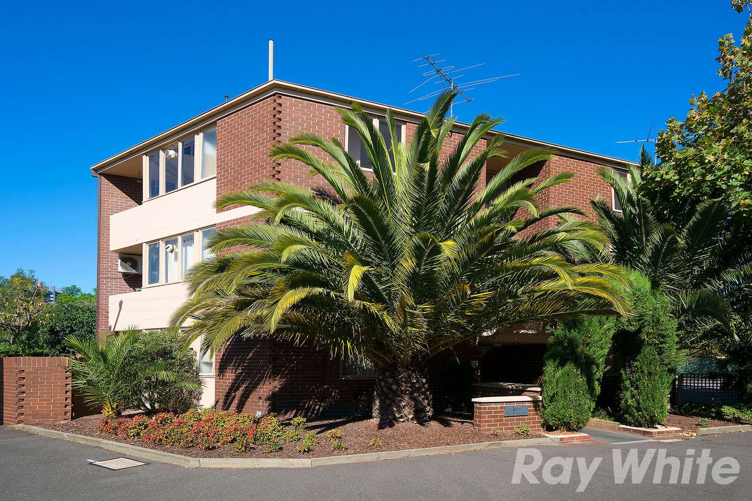 Main view of Homely unit listing, 1/103 Liardet Street, Port Melbourne VIC 3207