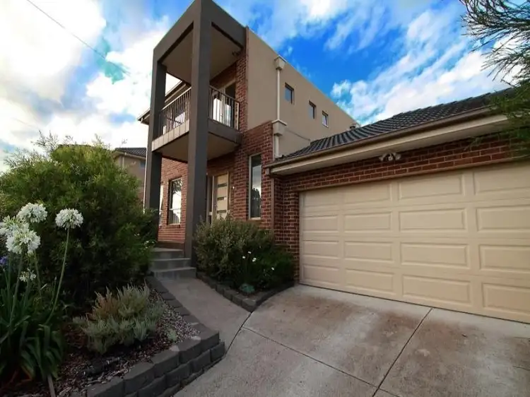 12 Ashleigh Avenue