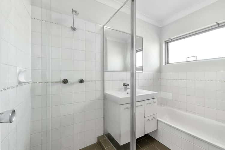 Third view of Homely apartment listing, 4/17 Napier Street, Ascot QLD 4007