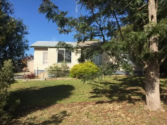 38 Essington Avenue
