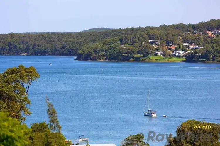 50 Thompson Road, Speers Point NSW 2284