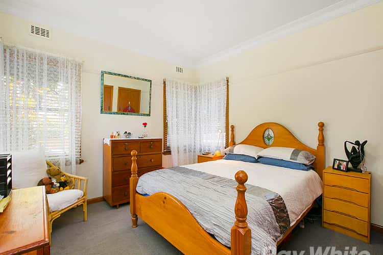 Fifth view of Homely house listing, 33 Jean Street, Cheltenham VIC 3192