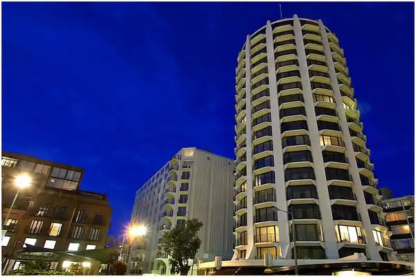 2A Elizabeth Bay Road