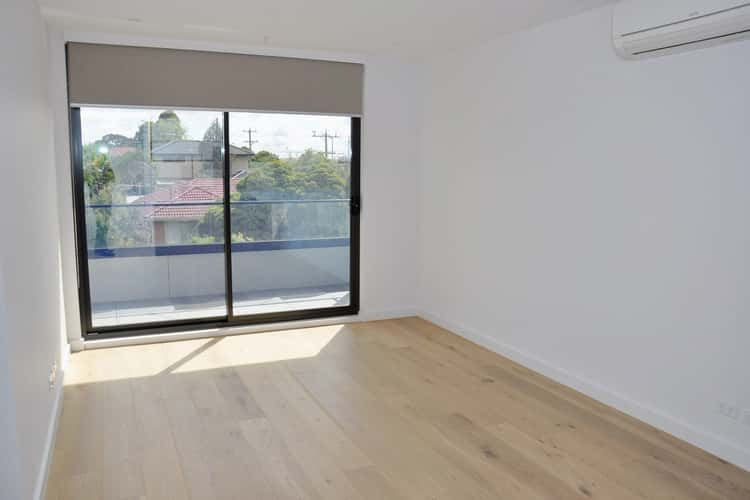 Fourth view of Homely apartment listing, 105/1 Neil Court, Blackburn South VIC 3130