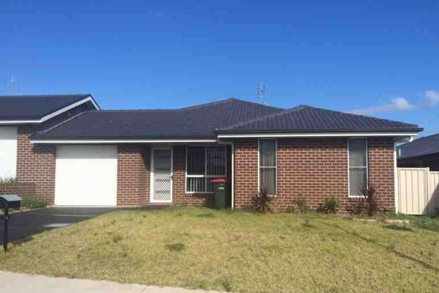 Main view of Homely other listing, 2/16 Sapphire Drive, Rutherford NSW 2320