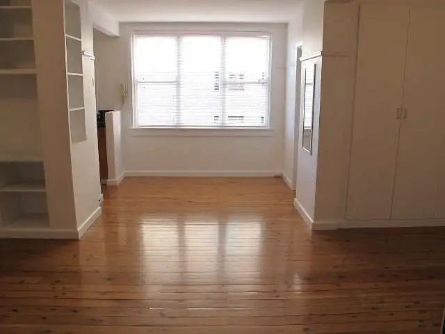 2 Kurraghein Avenue