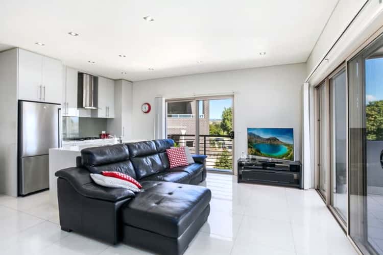 Second view of Homely house listing, 5 Lorikeet Place, Blackbutt NSW 2529