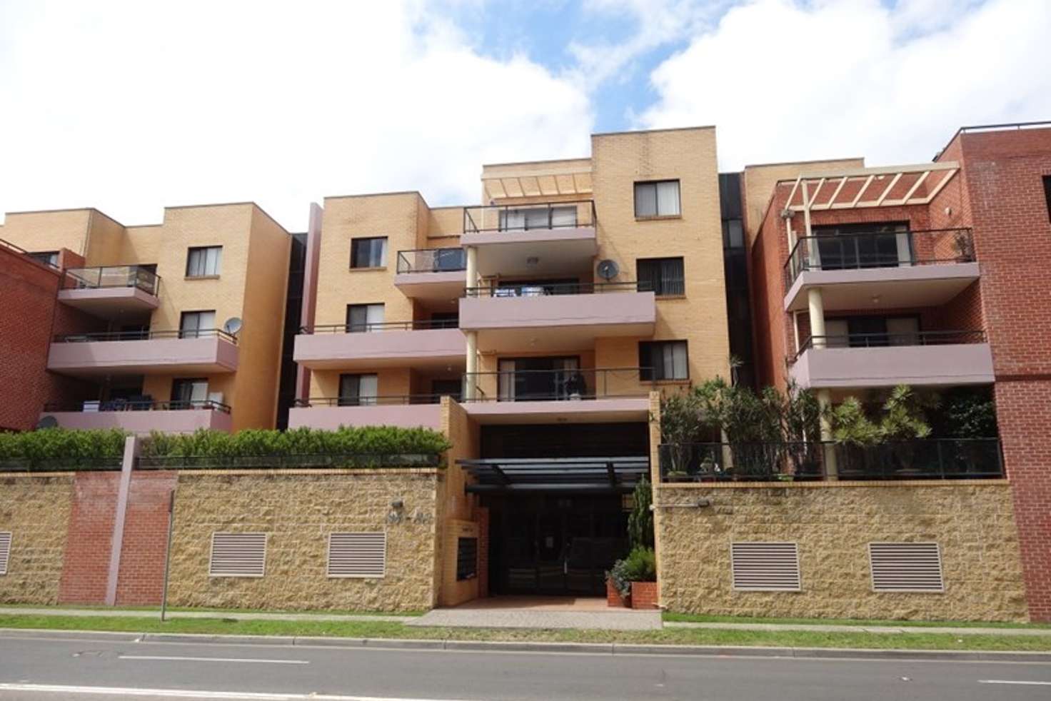 Main view of Homely unit listing, 28/84 Campbell Street, Liverpool NSW 2170