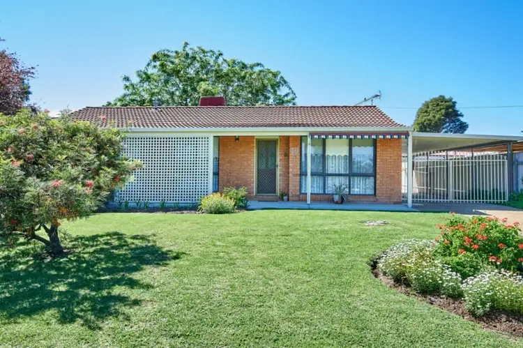 17 Crisp Drive, Flowerdale NSW 2650