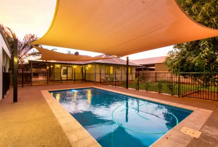 6 Lorikeet Drive