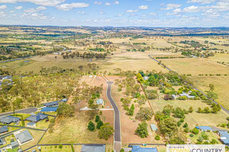 11 Campbell Parade, Armidale NSW 2350