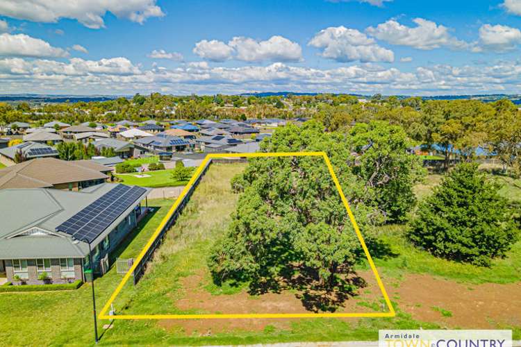 7 Campbell Parade, Armidale NSW 2350