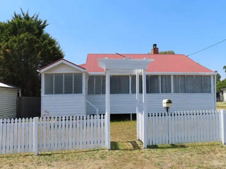 Fourth view of Homely house listing, 1 Symes Street, Stanthorpe QLD 4380