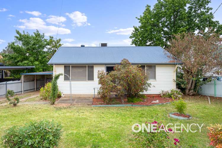 14 CONDON AVENUE, Mount Austin NSW 2650