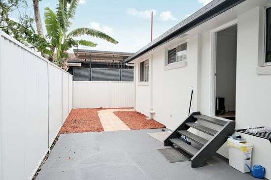 Fifth view of Homely house listing, 2/60 Walton Street, Southport QLD 4215