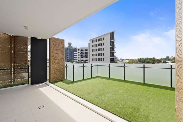 Main view of Homely unit listing, 205/17 Deshon Street, Woolloongabba QLD 4102