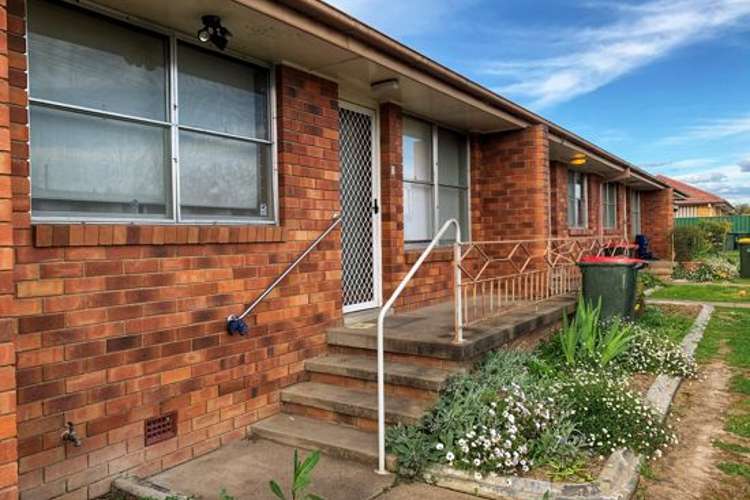 Main view of Homely unit listing, 2/15 Petra Avenue, Tamworth NSW 2340