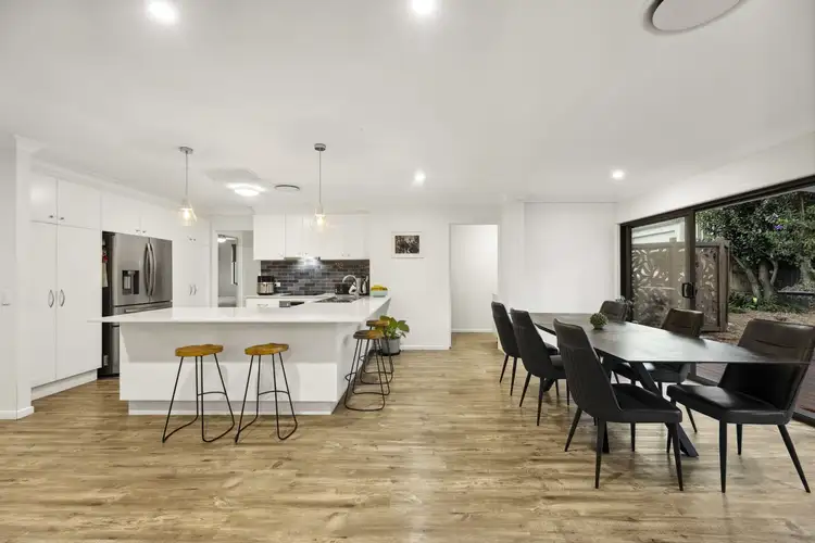 6 Cooloola Drive