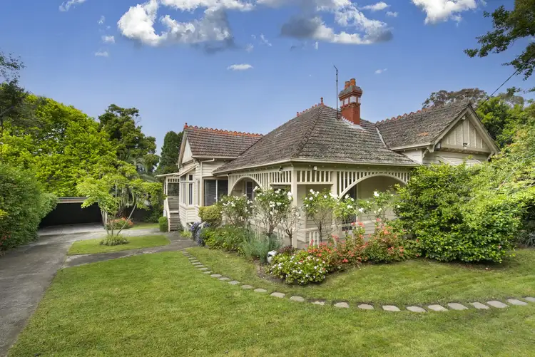 14 Chaucer Crescent