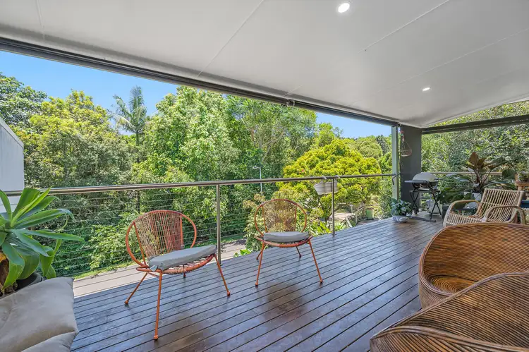2/4 Willaroo Way