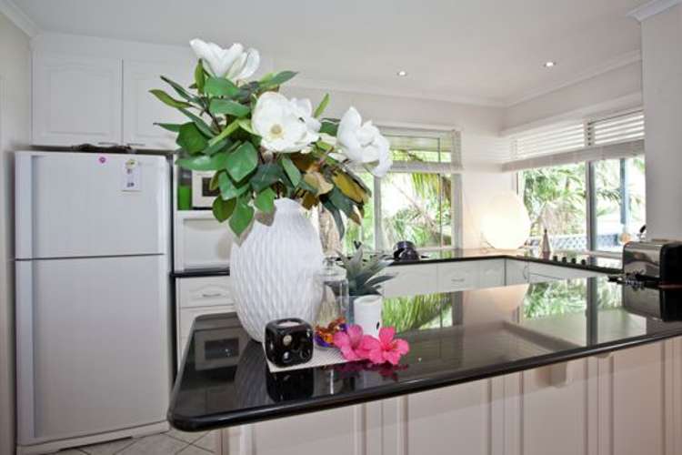 Fourth view of Homely unit listing, 2/18 Beach Road, Dolphin Heads QLD 4740