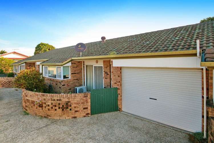 Main view of Homely villa listing, 2/26 Ronald Street, Wynnum QLD 4178