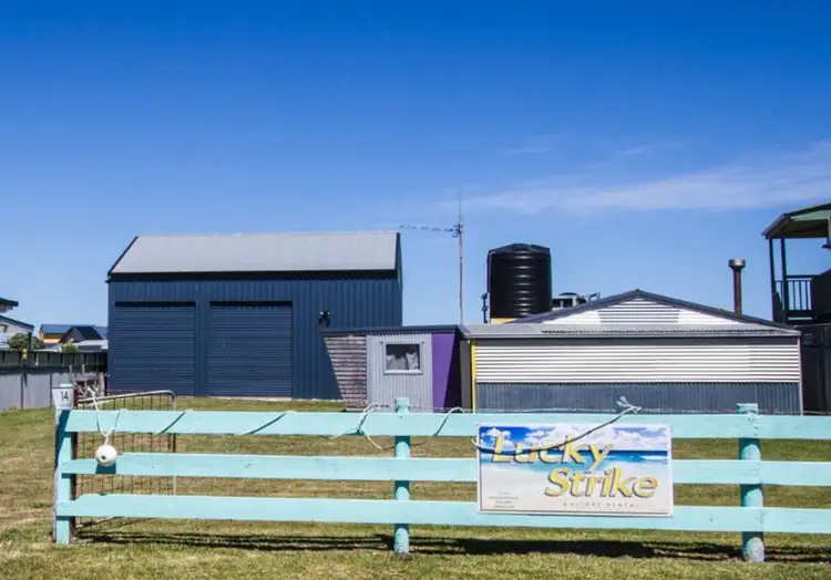 14 Racketts Road, Pelican Point SA 5291
