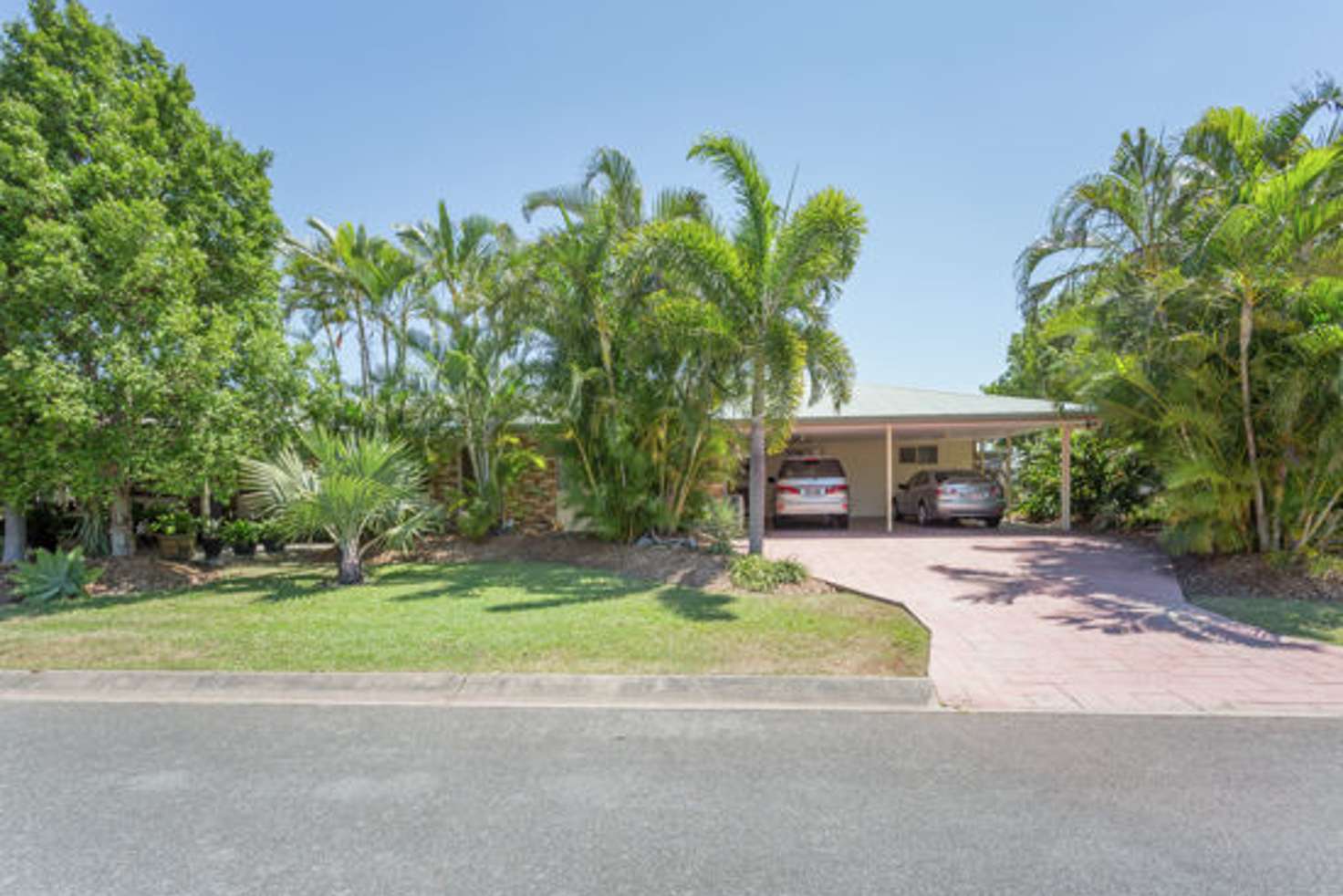 Main view of Homely house listing, 2 Avocado Court, Beaconsfield QLD 4740