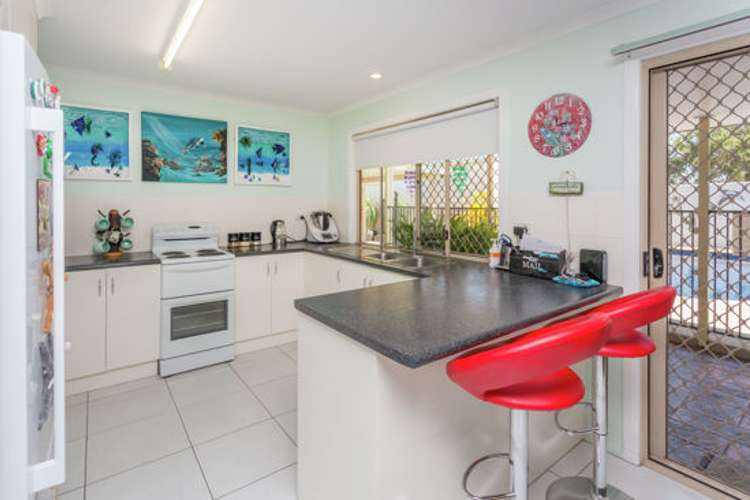 Second view of Homely house listing, 2 Avocado Court, Beaconsfield QLD 4740