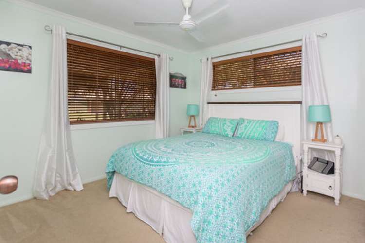 Fifth view of Homely house listing, 2 Avocado Court, Beaconsfield QLD 4740
