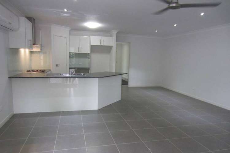 Second view of Homely house listing, 8 Greenview Street, Oxley QLD 4075