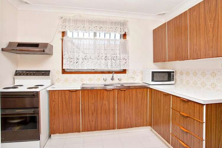 Fourth view of Homely house listing, 27 Fuchsia Crescent, Quakers Hill NSW 2763