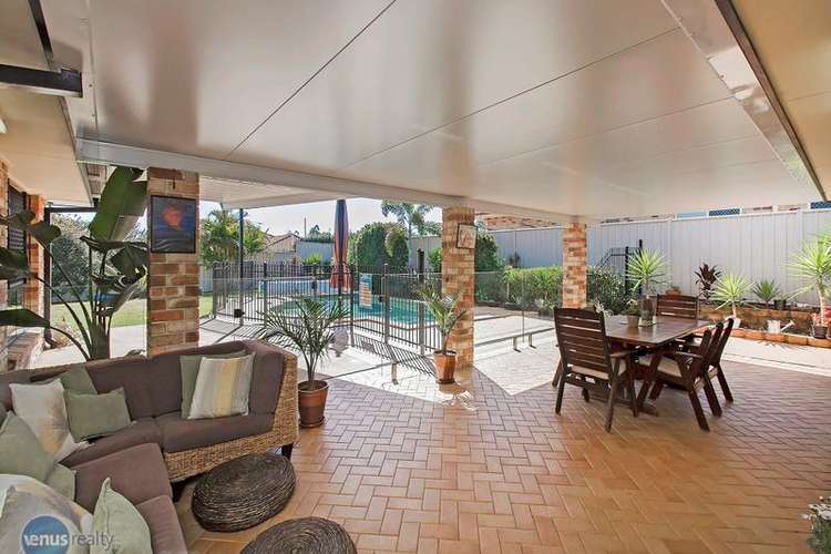 6 Regency Grove, Flinders View QLD 4305