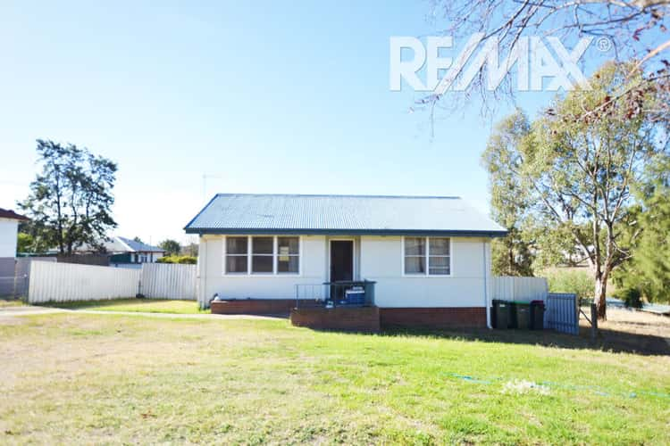 72 George Street, Junee NSW 2663