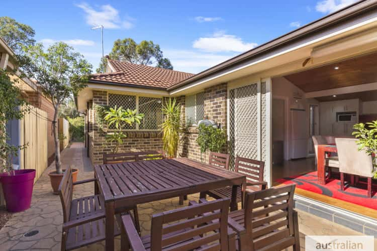 6 Banyule Court, Wattle Grove NSW 2173