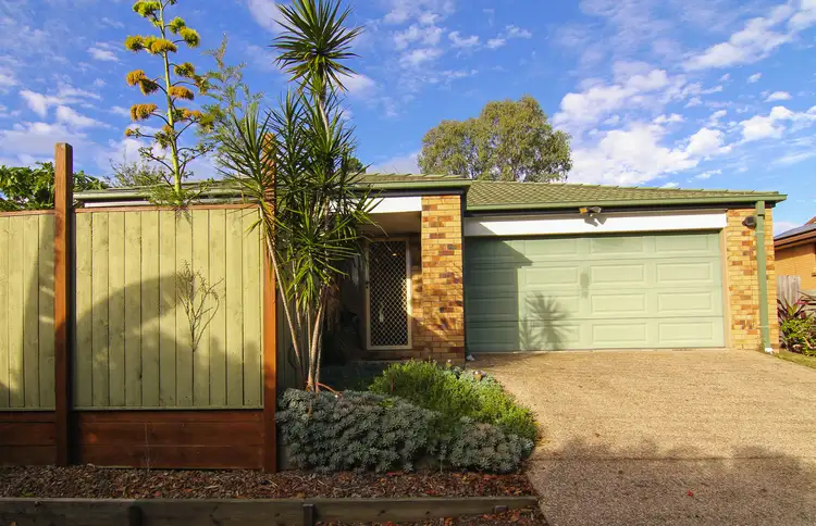 6 Boscawan Cres