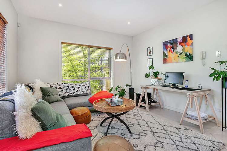 Second view of Homely unit listing, 5/13 Linden Avenue, Ivanhoe VIC 3079