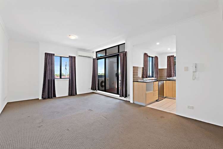 Main view of Homely unit listing, 28/3-13 Erskineville Road, Newtown NSW 2042