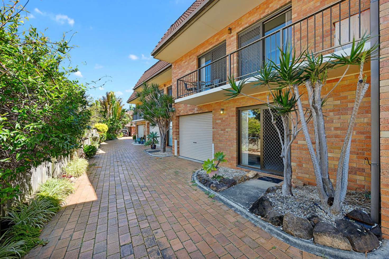 Main view of Homely townhouse listing, 2/102 Park Beach Road, Coffs Harbour NSW 2450