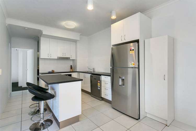 Fourth view of Homely unit listing, 5 327 Lake Street, Cairns North QLD 4870