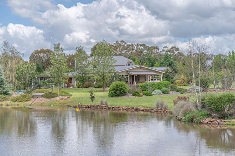 Main view of Homely acreageSemiRural listing, 6 Welbourn Place, Armidale NSW 2350