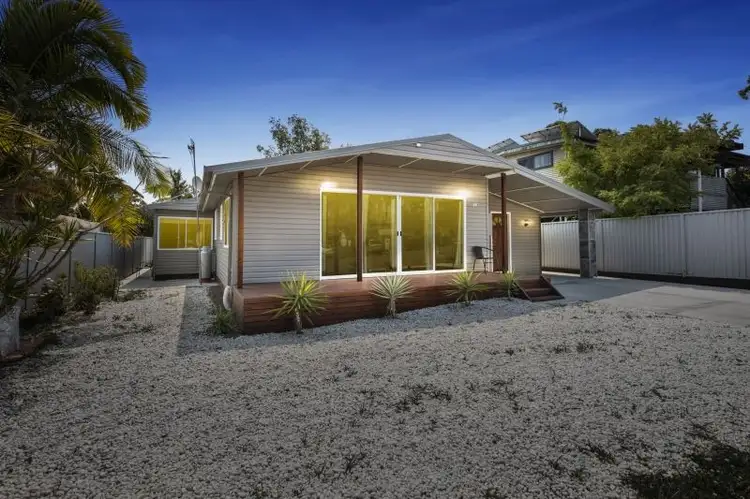 18 Taronga Avenue