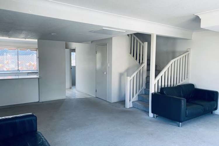 Main view of Homely townhouse listing, 2/10 Lawrence Close, Robertson QLD 4109