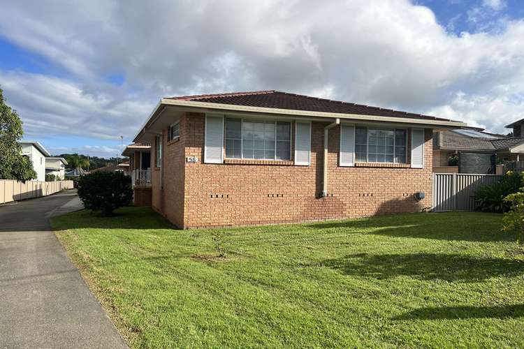 Main view of Homely villa listing, 2/58 West High Street, Coffs Harbour NSW 2450