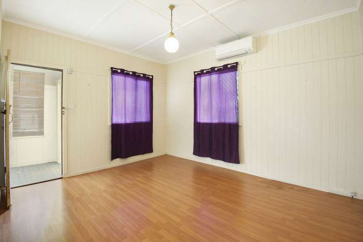 Fifth view of Homely house listing, 2 Farquharson Street, Harristown QLD 4350