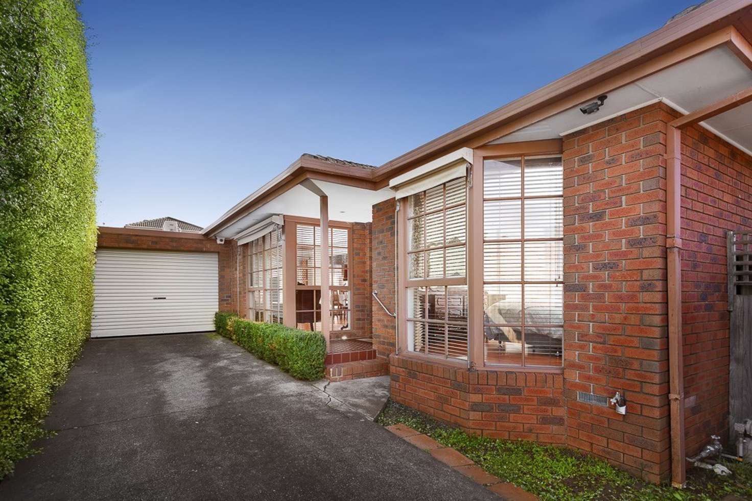 Main view of Homely unit listing, 2/34 Holyrood Avenue, Strathmore VIC 3041