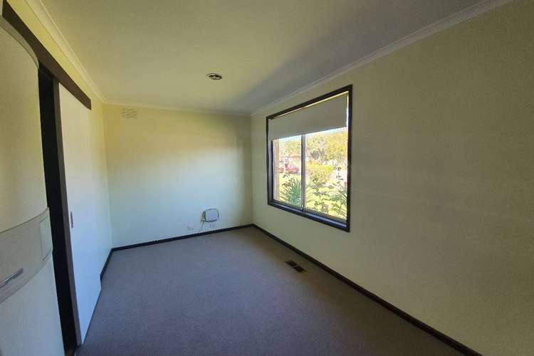 Second view of Homely house listing, 5 Dingley Close, Gladstone Park VIC 3043