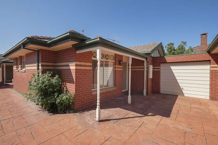 Main view of Homely unit listing, 2/40 Woodland Street, Strathmore VIC 3041