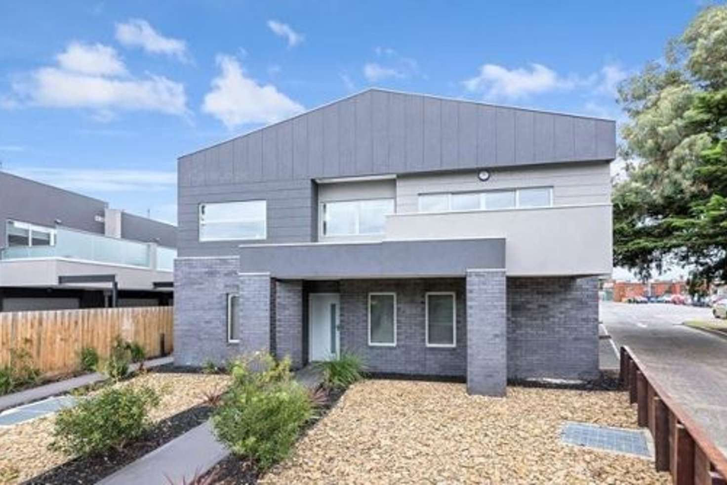 Main view of Homely townhouse listing, 2/2 Grandview Street, Glenroy VIC 3046