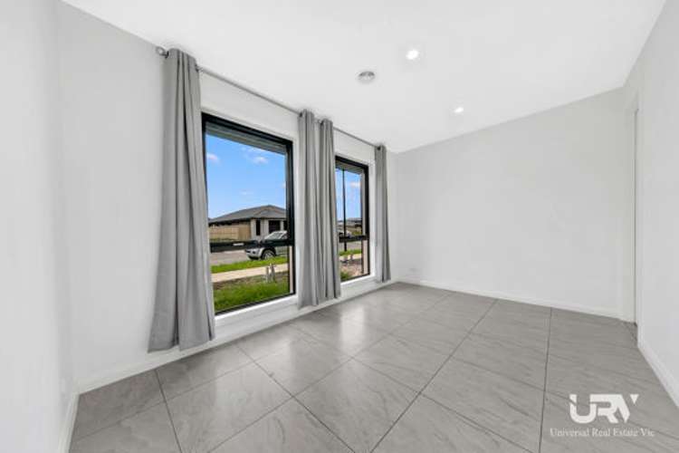 Fifth view of Homely house listing, 27 Weymouth Circuit, Donnybrook VIC 3064